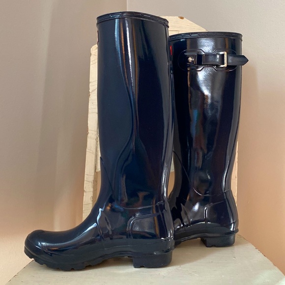 Navy Blue High Gloss Hunter Rain Boots, size 6 - Picture 3 of 8